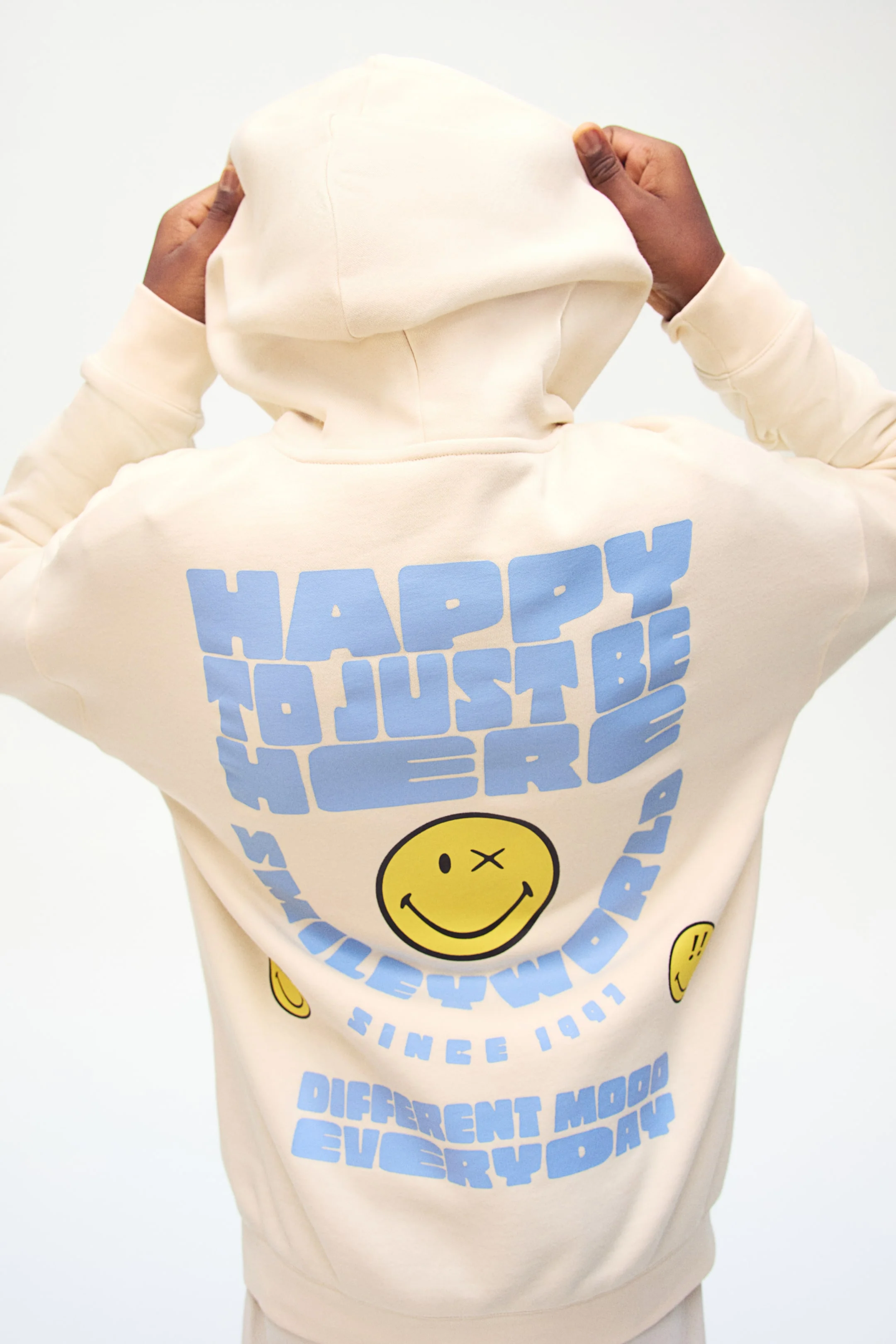 Motif-Detail Hoodie - H&M | SmileyWorld - Image 4