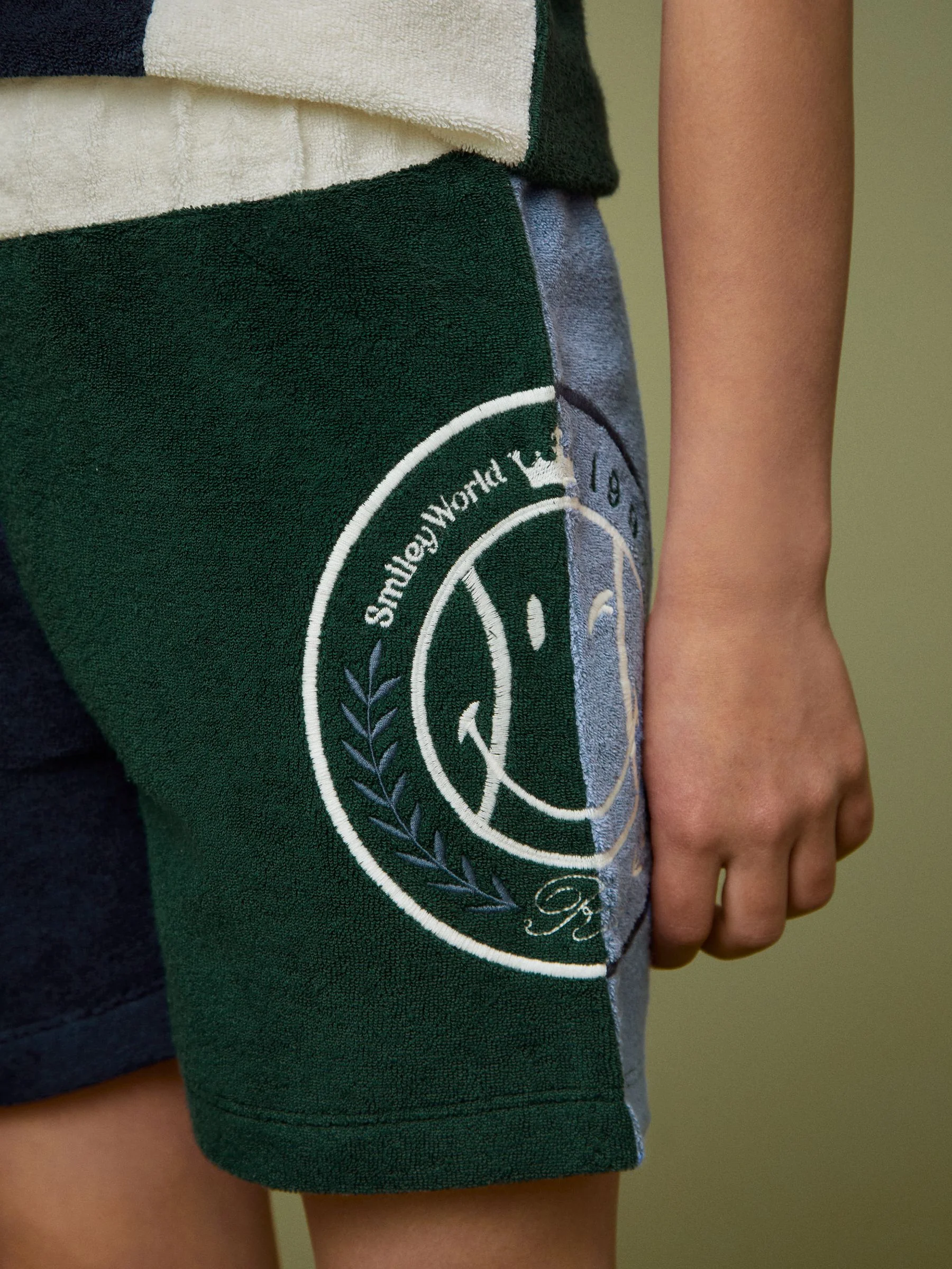 SmileyWorld | Reiss Towelling Shorts in Blue - Image 4