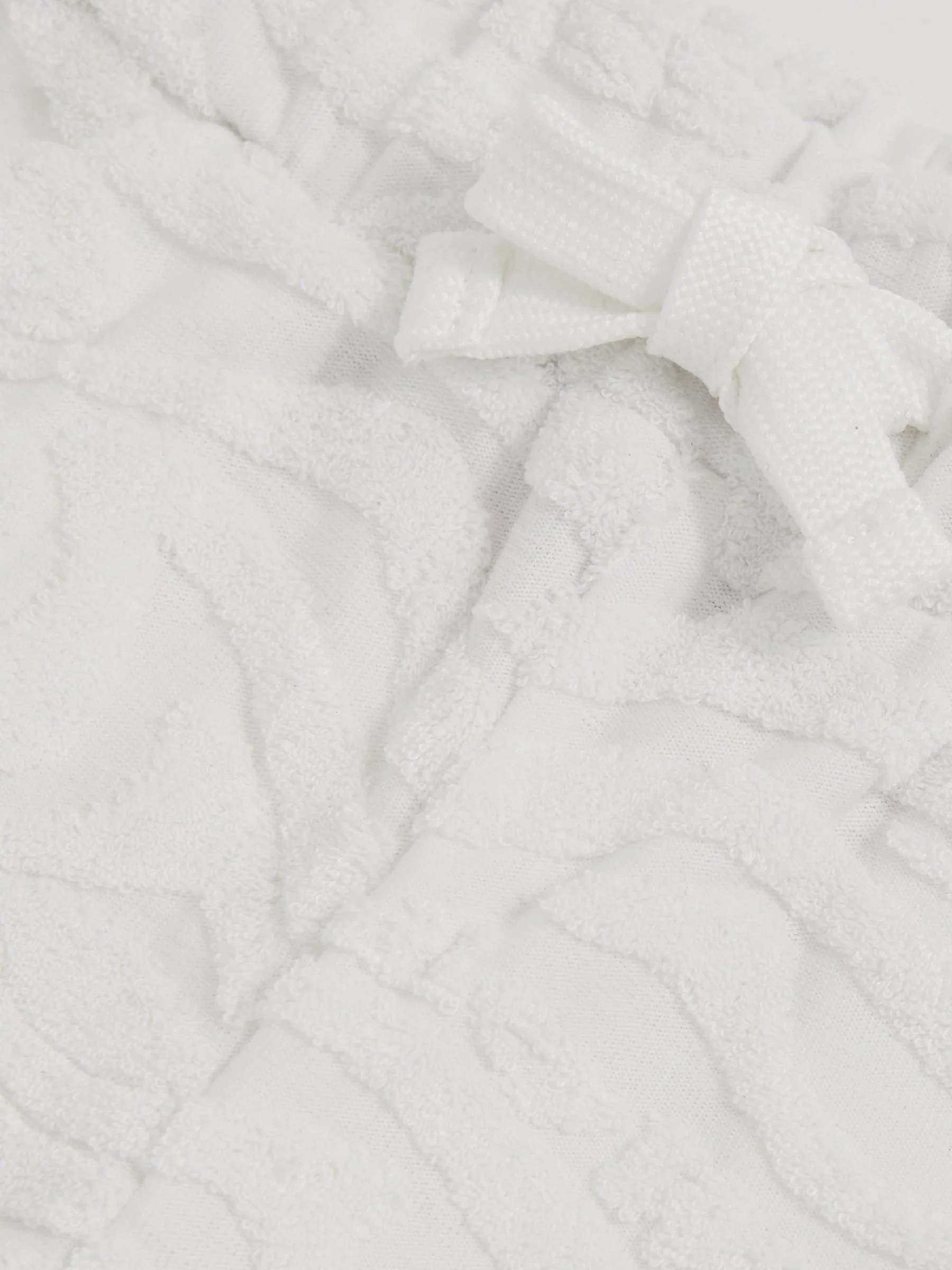 SmileyWorld | Reiss Wave Texture Shorts in White - Image 4